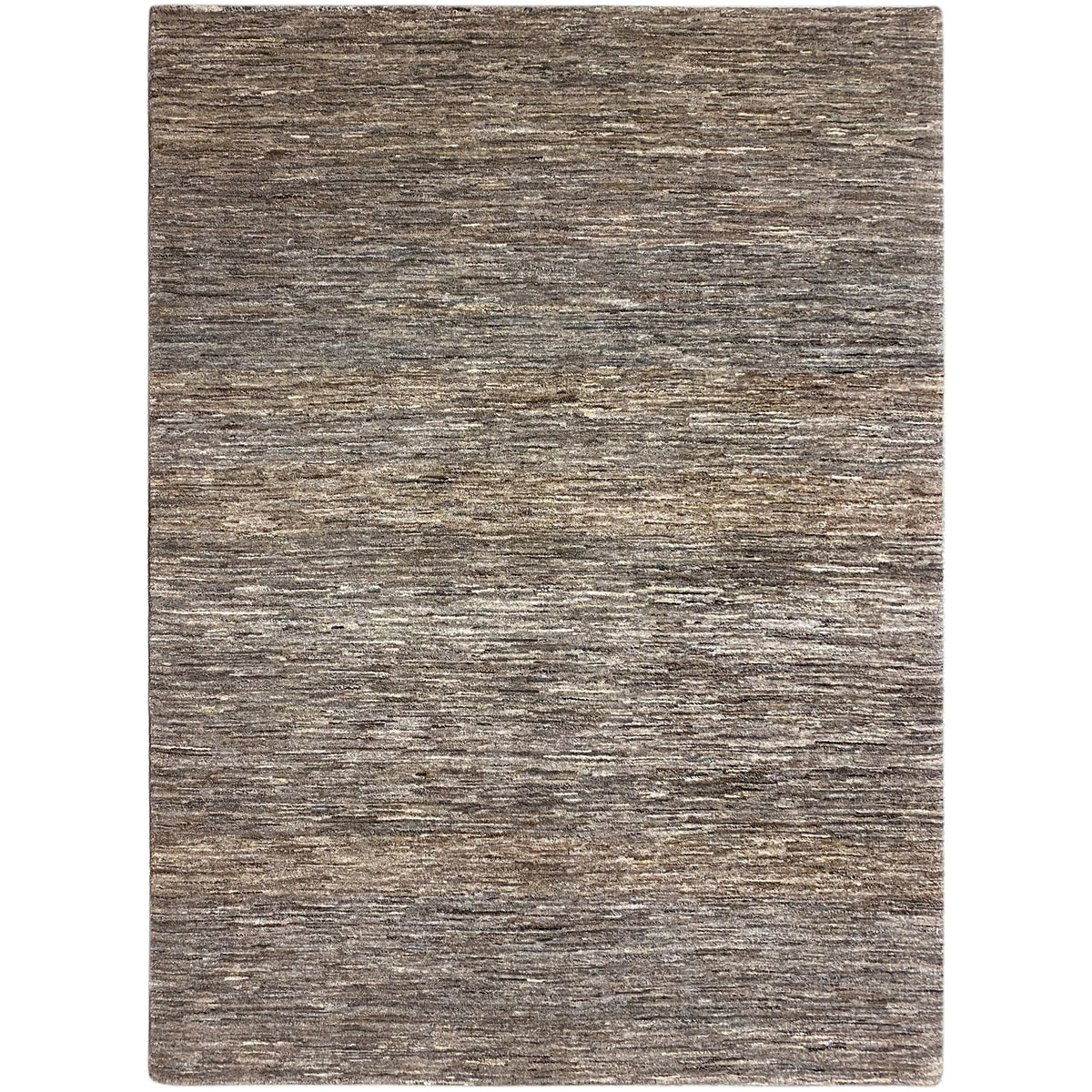 Alfombra de 243x168 en gris topo con un patrón jaspeado de rayas horizontales.
