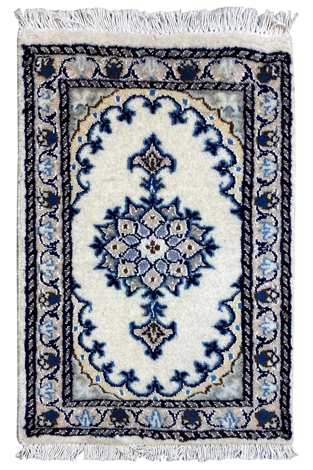 Alfombra Nain de 57×37 cm con diseño ornamental azul y blanco y flecos