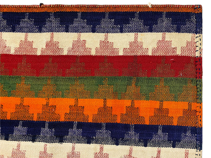 Salon geometrischer Jajim Teppich mit farbenreichen Streifen