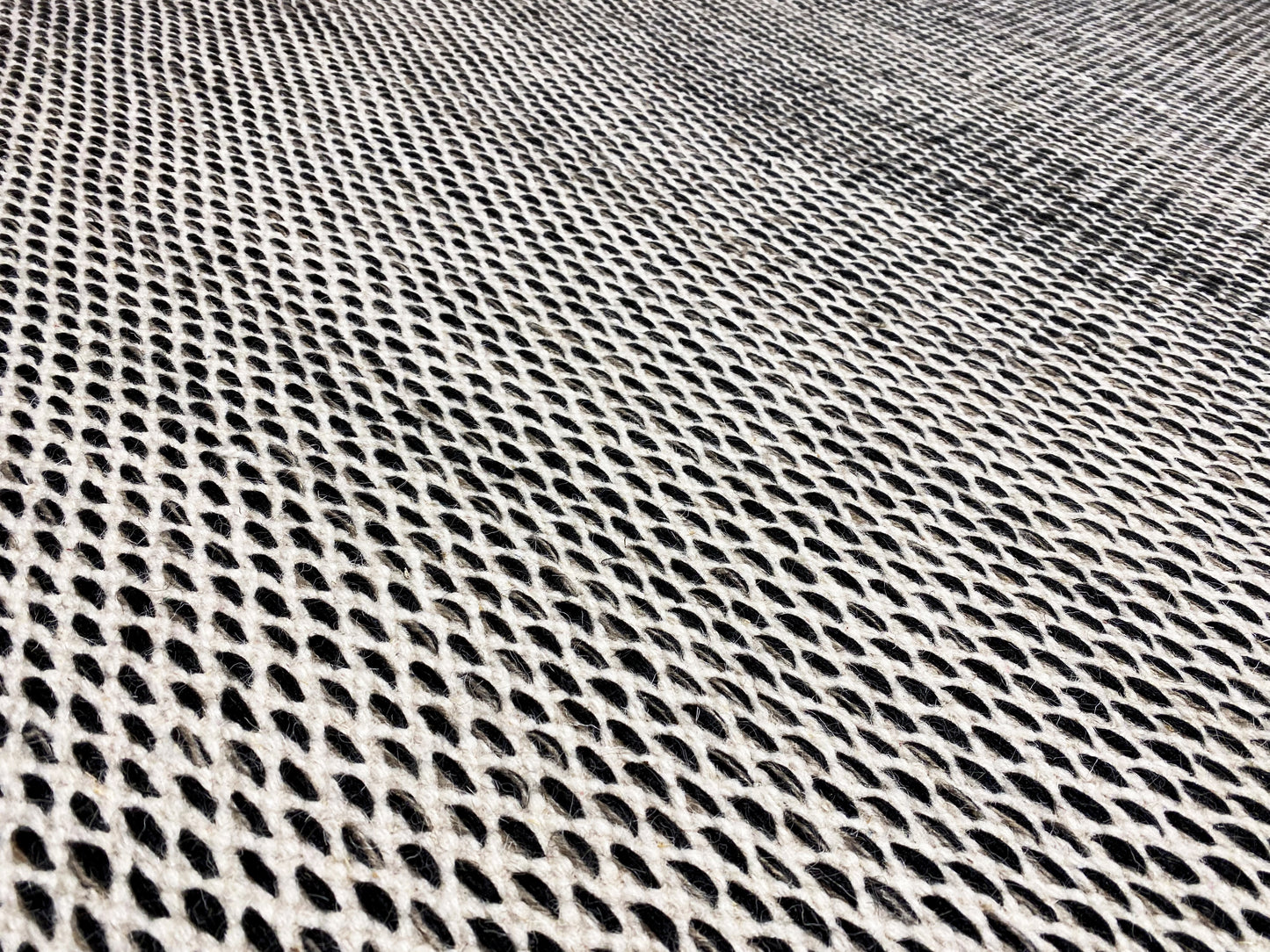 Alfombra Kelim negra - 160x230 cm