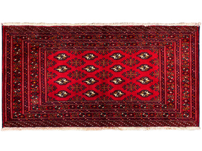 Turkmen Teppich in Rot, langes Rechteck, florale und Medaillonmuster im Mittelbereich
