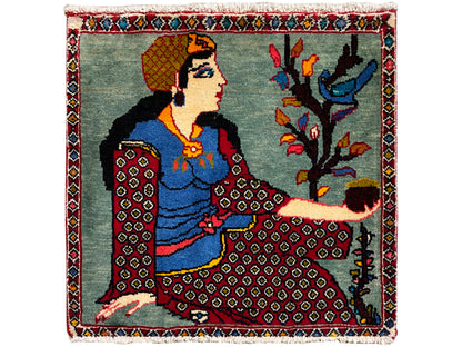 Alfombra Poshti de 68x63 cm con figura tumbada y árbol al fondo, bordura, flecos