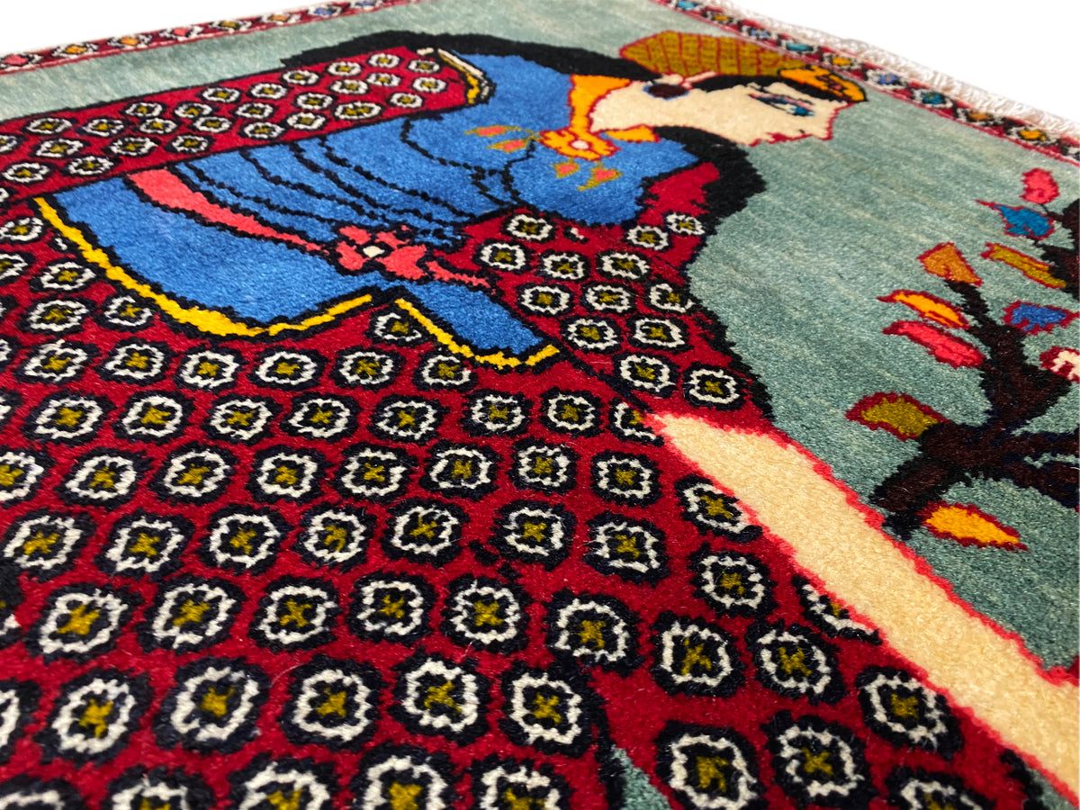 Alfombra Poshti 68x63 cm Detalle: franjas con motivos pequeños, motivo figurativo, borde con cenefa, flecos