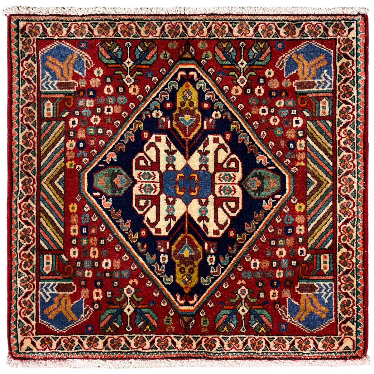 Alfombra Poshti de 66x62 cm: alfombra roja con un patrón de medallón multicolor