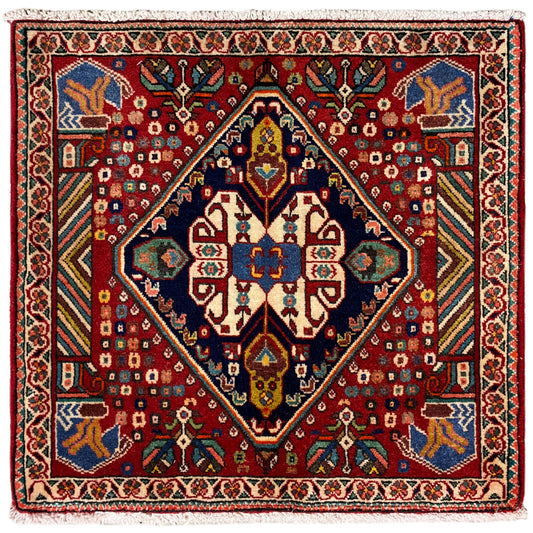 Alfombra Poshti de 66x62 cm: alfombra roja con un patrón de medallón multicolor