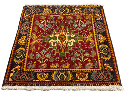 Alfombra Poshti de 61x61 cm, rectangular, roja con bordes negros y dorados