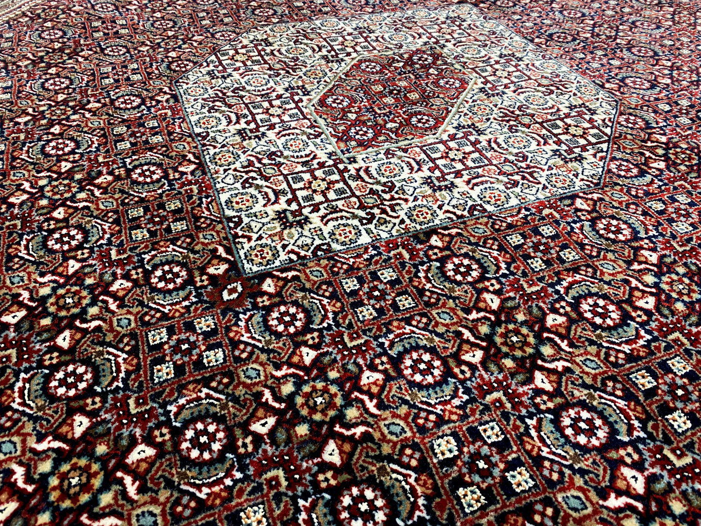 Premium Bidjar Wollteppich 243x180 cm, Dunkelrot-Creme traditionelles Design