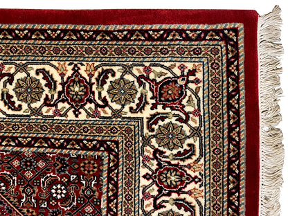 Eleganter Bidjar Teppich mit zentralem Medaillon und Bordüre